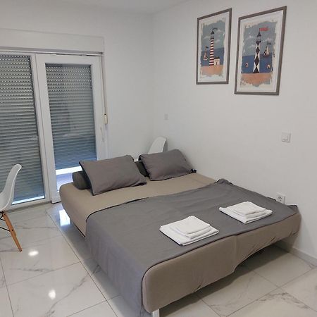 Apartmani Anastasia With Pool, Novalja Exterior photo