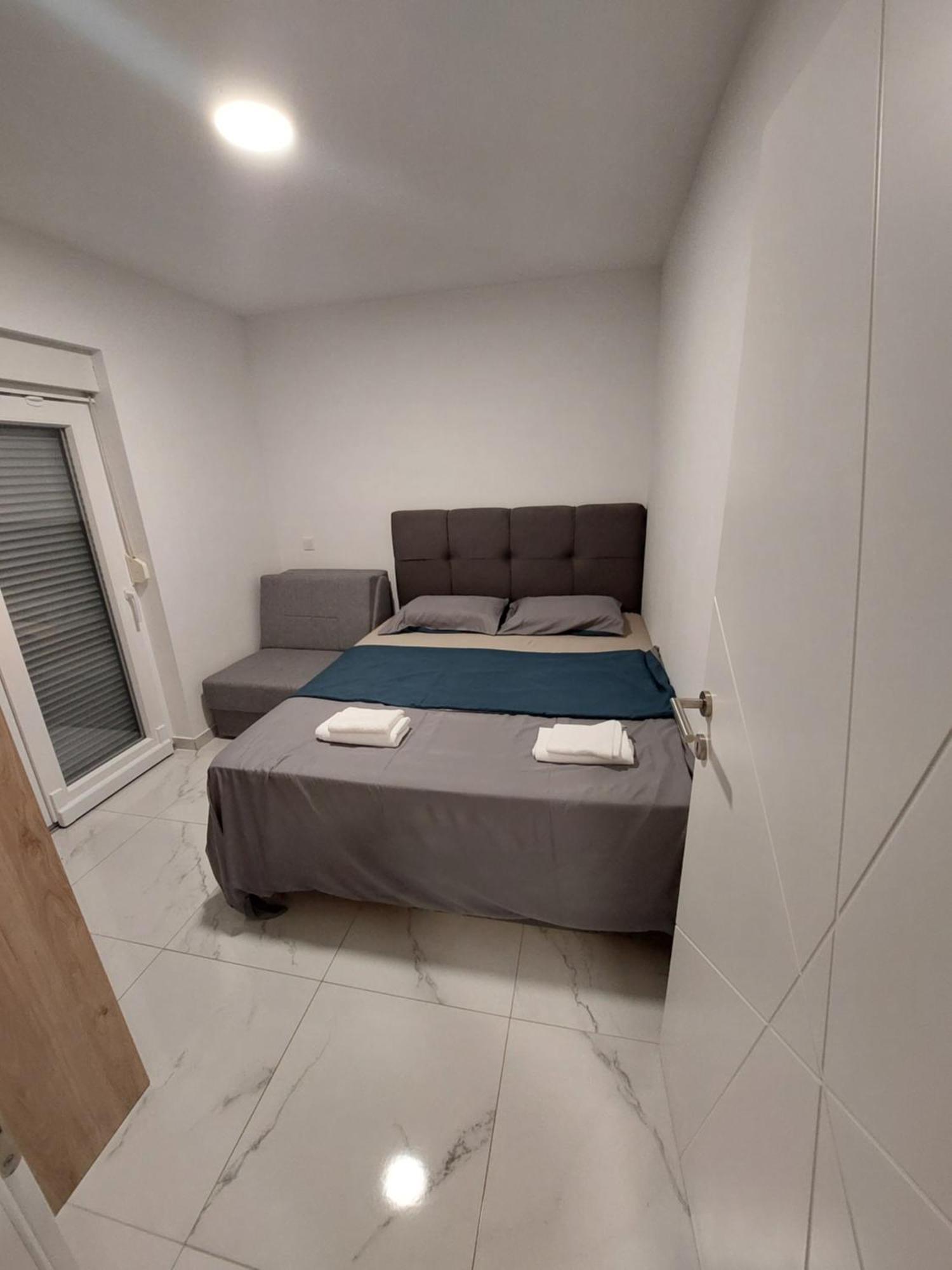 Apartmani Anastasia With Pool, Novalja Exterior photo
