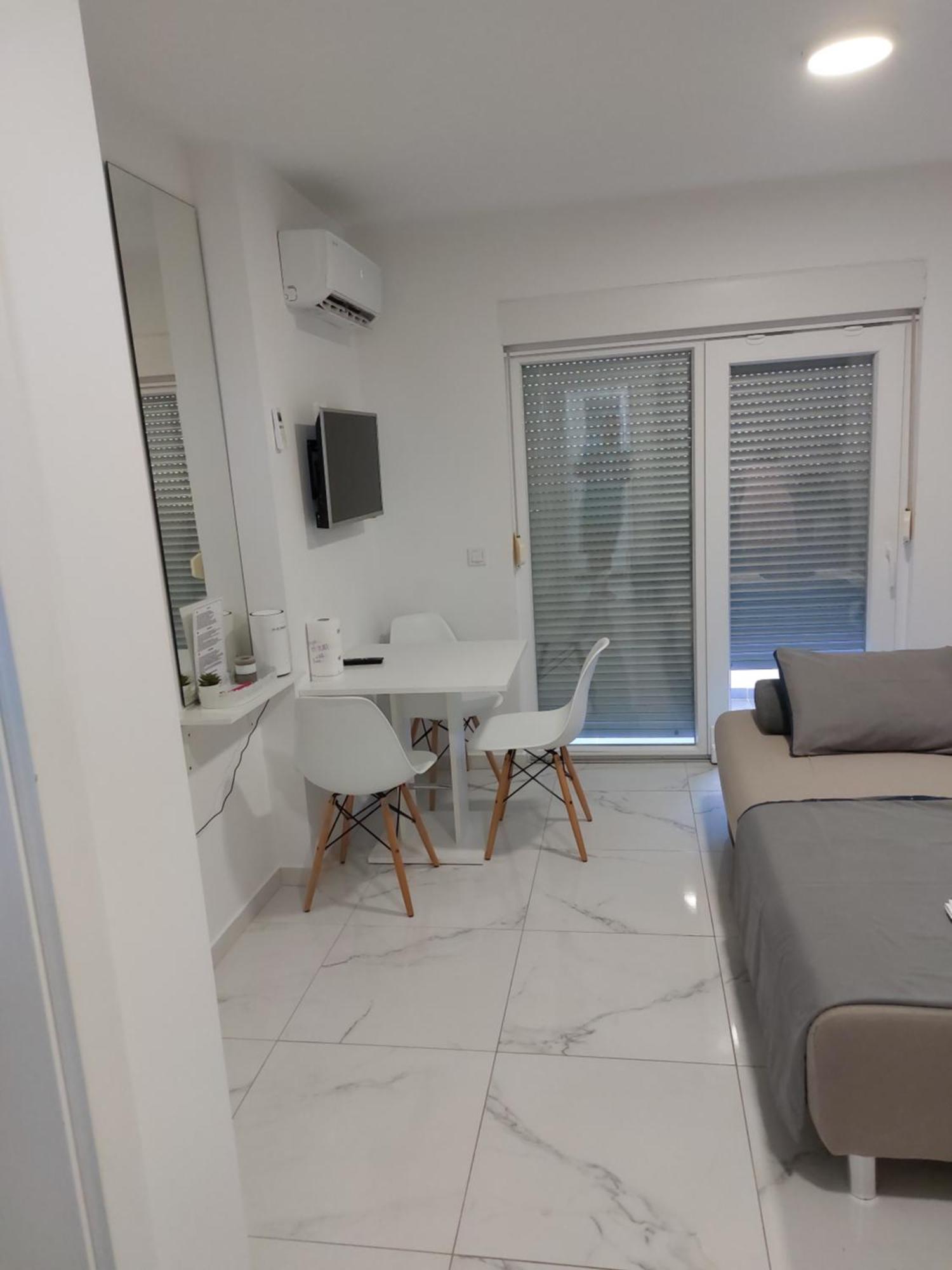 Apartmani Anastasia With Pool, Novalja Exterior photo