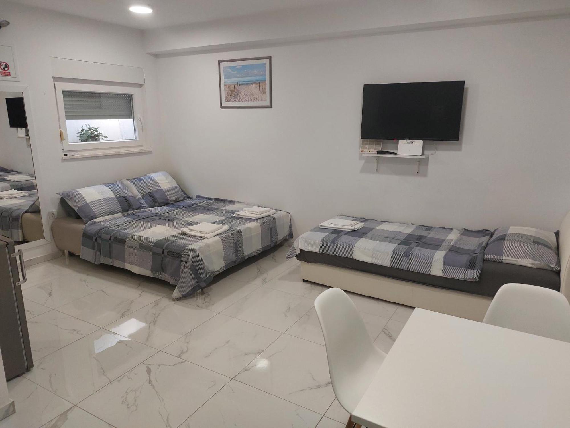 Apartmani Anastasia With Pool, Novalja Exterior photo