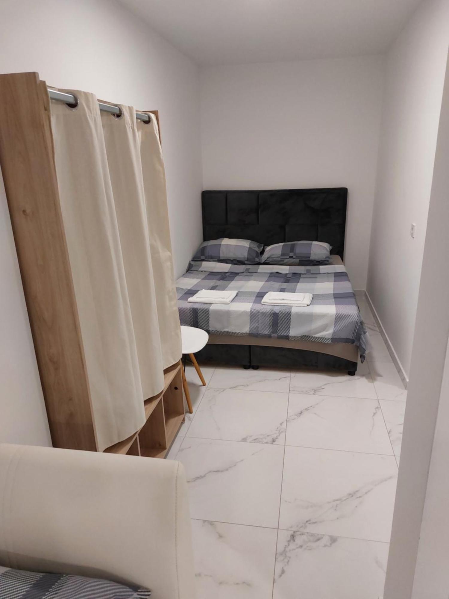 Apartmani Anastasia With Pool, Novalja Exterior photo